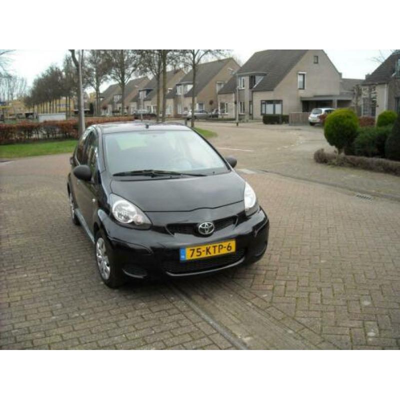 Toyota Aygo 1.0 12V Vvt-i 5DRS 2010 Zwart