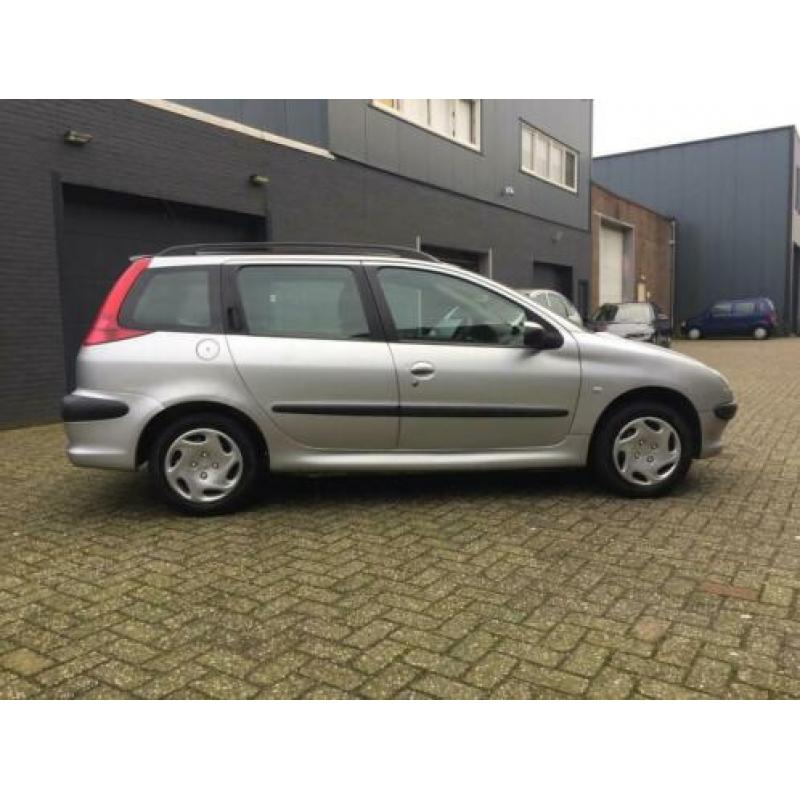 Peugeot 206 SW 1.1 X-line Airco Elek. Pakket 5drs APK NAP.