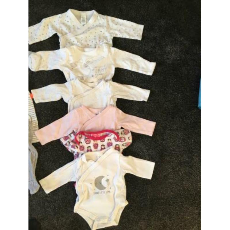 Neutrale/ meisjes babykleding maat 50