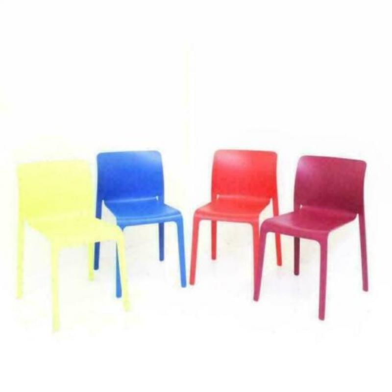 Stapelbare. Magis Chair First Stoelen.Diverse Kleuren.