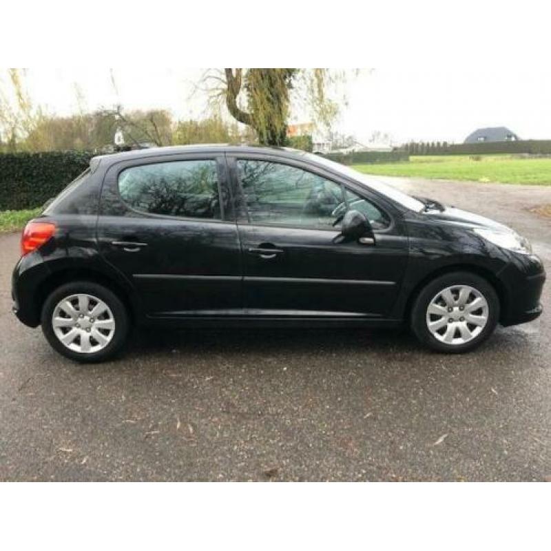 Peugeot 207 1.4 VTi X-line