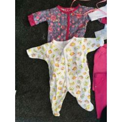 Neutrale/ meisjes babykleding maat 50
