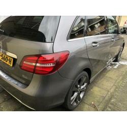 Mercedes B200 automaat 2016 , geregistreerde onderhoud