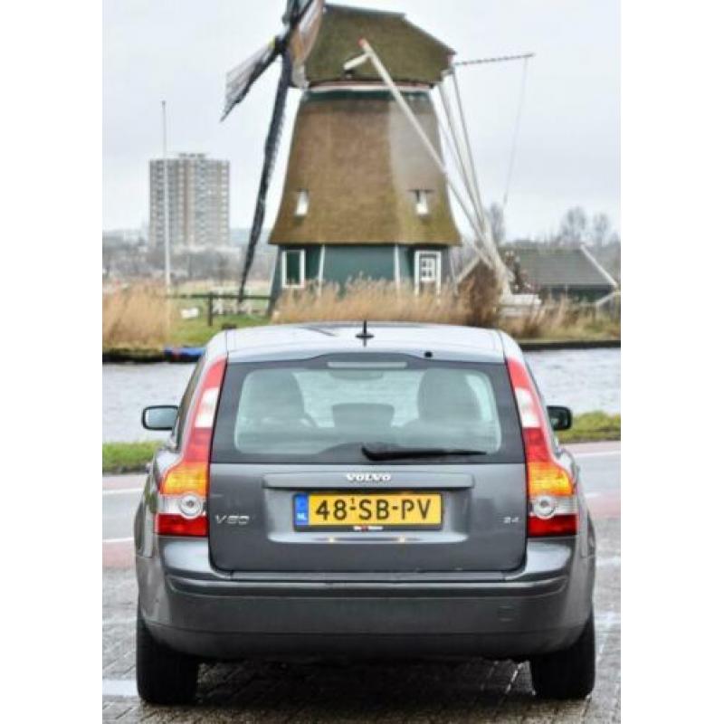 Volvo V50 2.4 Momentum Leder interieur! 4 nieuwe banden!