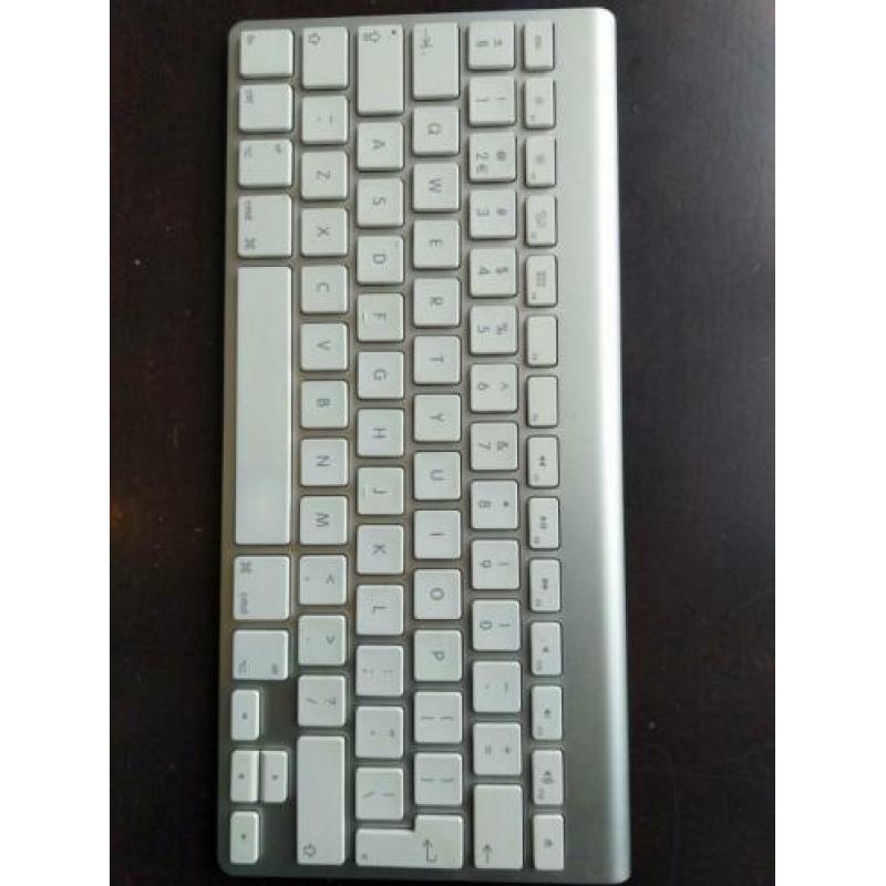 Apple Wireless Keyboard Model A1413