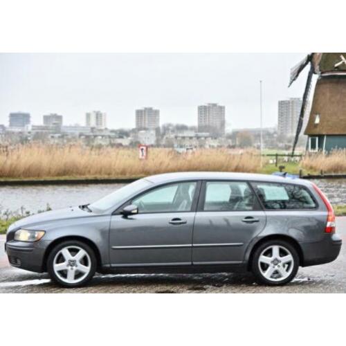 Volvo V50 2.4 Momentum Leder interieur! 4 nieuwe banden!