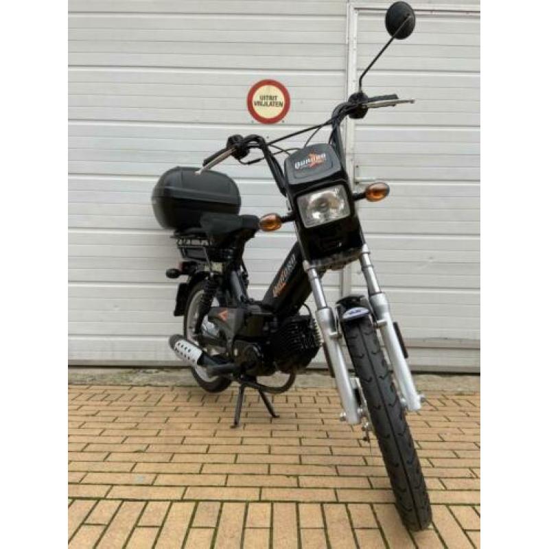 Tomos quadro xl 25 km 2T e start met olie tank