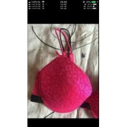 BH pink / zwart maat 80C. NIEUW