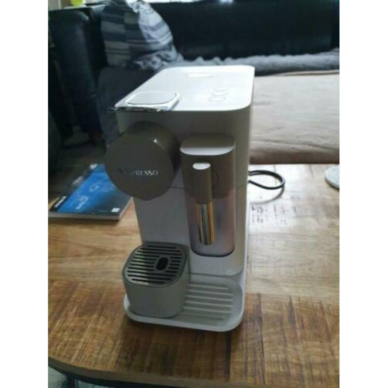 Nespresso Delonghi.