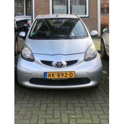 Toyota Aygo 1.0 12V Vvt-i 3DRS MMT 2006 Grijs met AIRCO