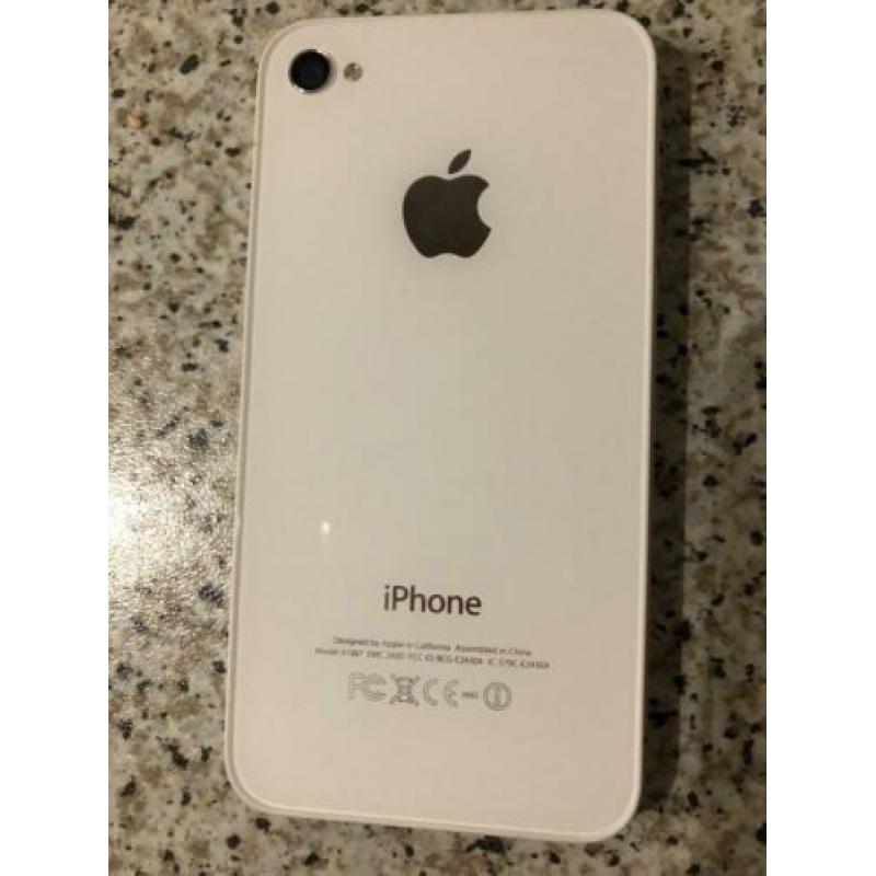 iPhone 4S wit 8GB