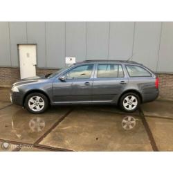 Skoda Octavia Combi 1.6 FSI Ambiente Attractive Business