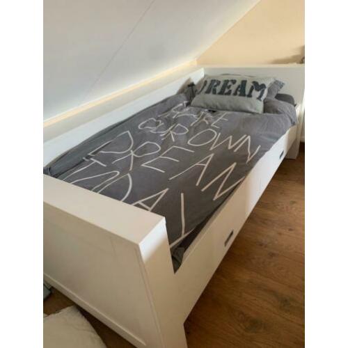 BOPITA BED INCL MATRAS/Nachtkastje/lades