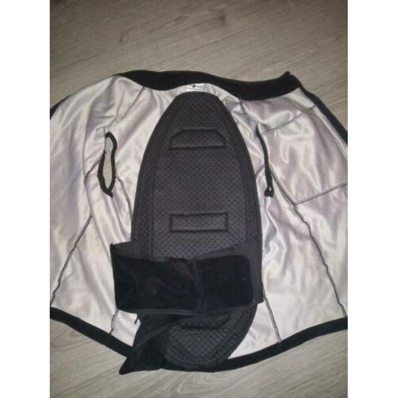 Rugbeschermer backprotector