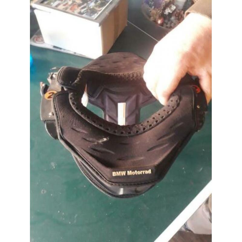Neckbrace