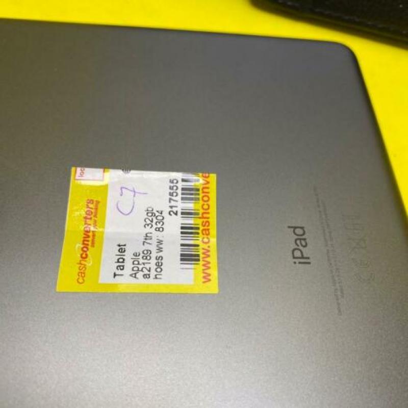 Apple Ipad 7th Gen | 32GB | WiFi en Sim | A2198 | met hoes