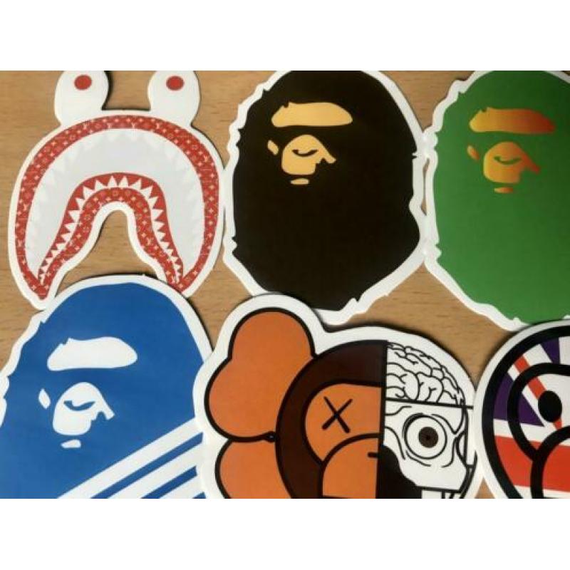 18 stickers hypebeast Bape Shark Hoodie LV Milo Kaws laptop