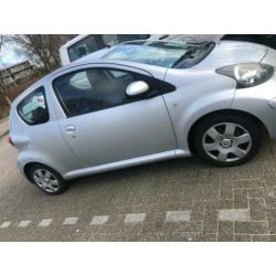 Toyota Aygo 1.0 12V Vvt-i 3DRS MMT 2006 Grijs met AIRCO