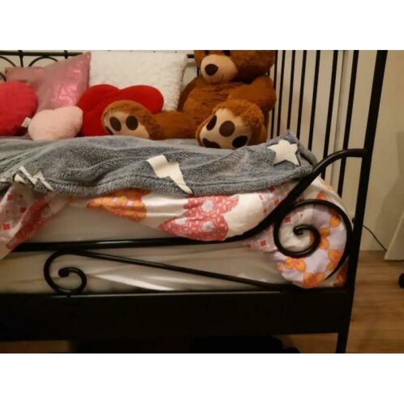 Spijlenbed 90x200 met goede bedbodem en evt matras
