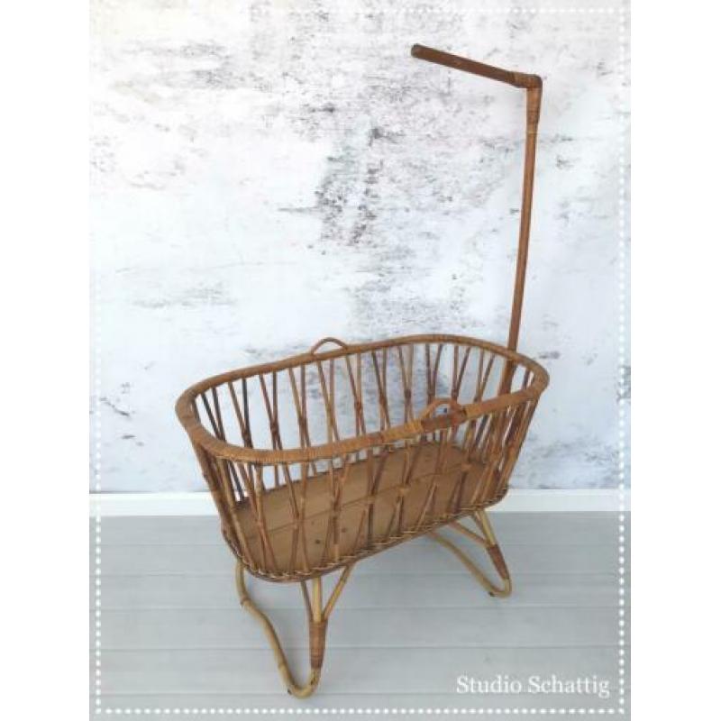 *rotan wieg * nieuw * incl bekleding