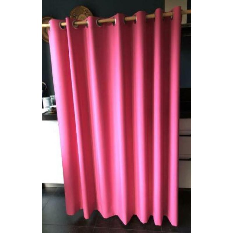 Roze gordijnen