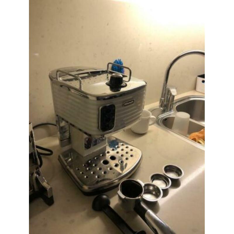 DeLonghi Koffie/Espresso Apparaat Scultura ECZ