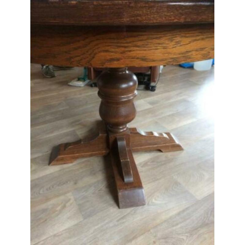 Ronde eettafel donkerbruin eiken (uittrekbaar)