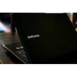 Sterk laptop van Samsung! Met graphic card!!