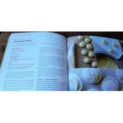 Macarons, petit fours en bonbons