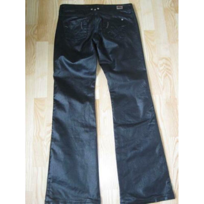 ZEER MOOIE DAMES ZWARTE BROEK van ADILISK.mt.M