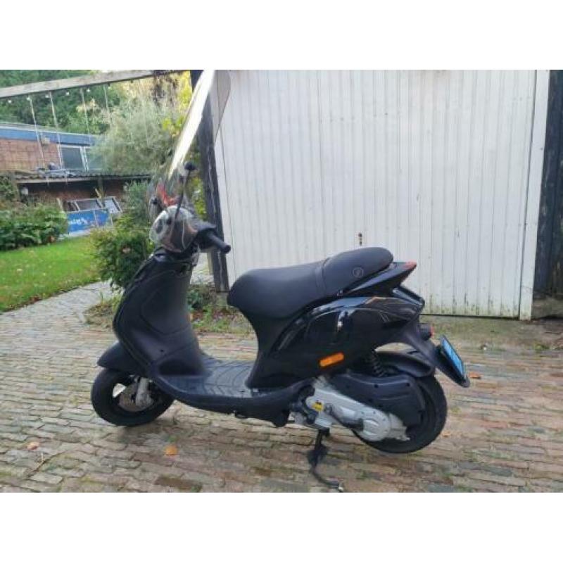 Mooie Piaggo Zip 4t 2017 MOET WEG