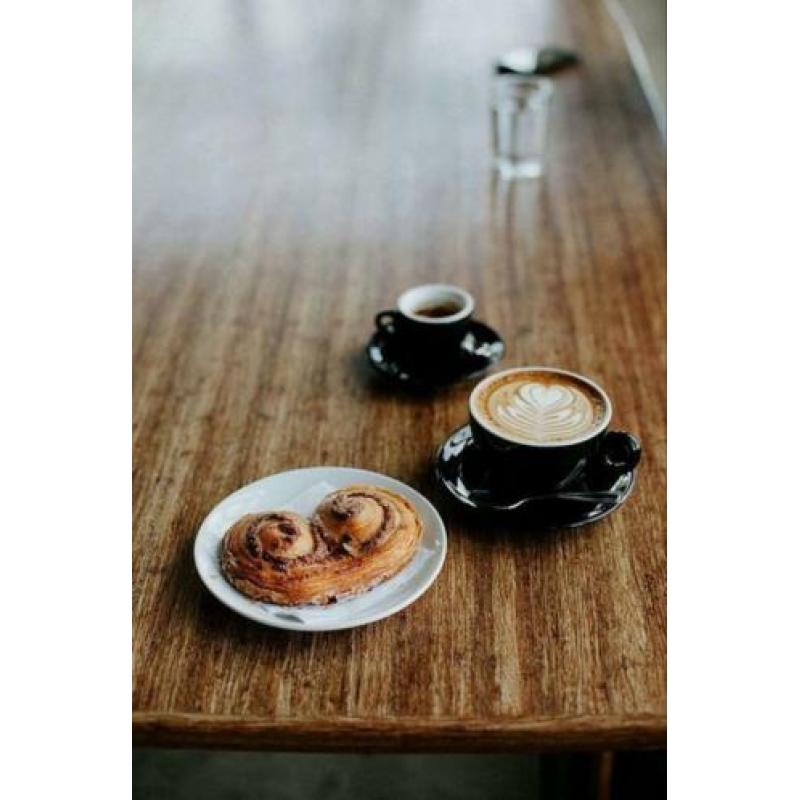 Boch belgium, 2 x espresso kopjes zwart. Kop en schotel.