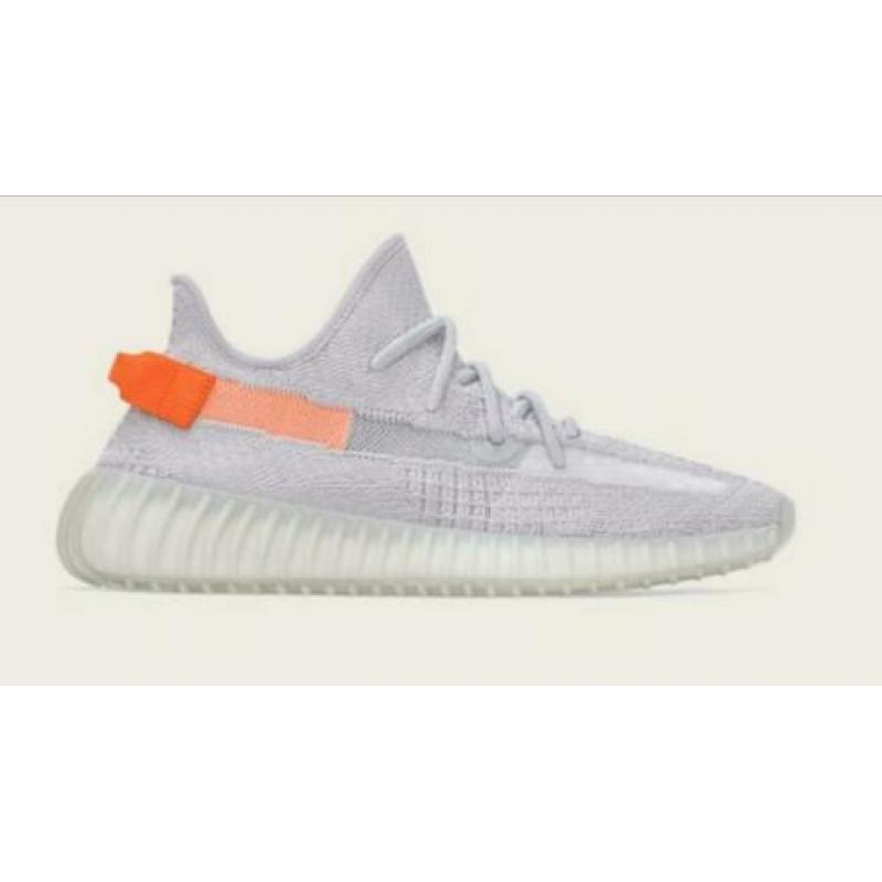Yeezy boost 350 v2 tail light (EU40 2/4) (US7.5)