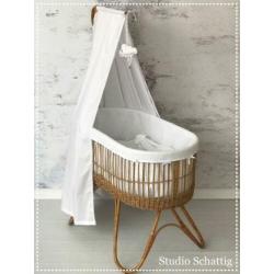 *rotan wieg * nieuw * incl bekleding