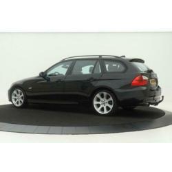BMW 3 Serie 318i Touring Business Line | Navigatie | Leder |