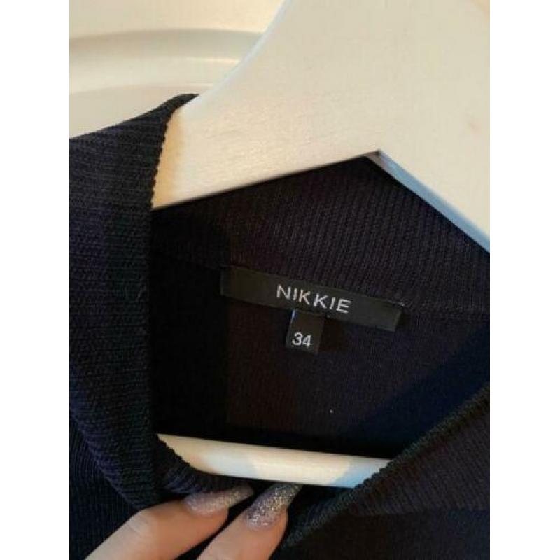 Nikkie plessen navy roezel trui