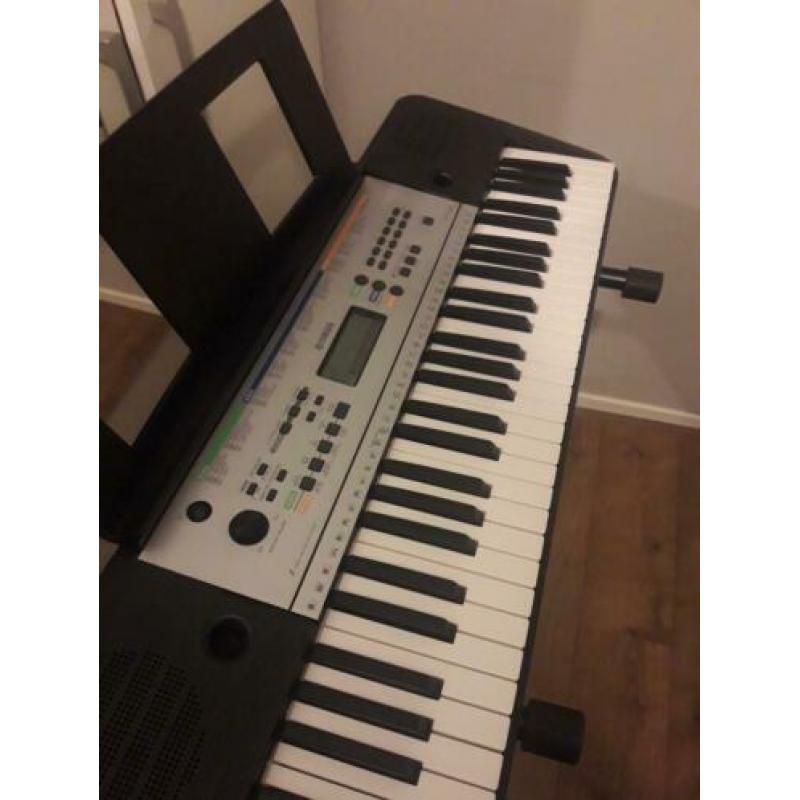 Yamaha keyboard (YPT-255)