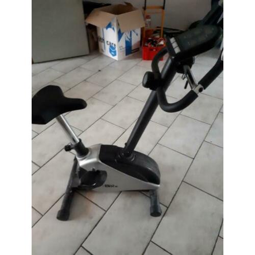 Hometrainer, stapper en buikspier apparaat