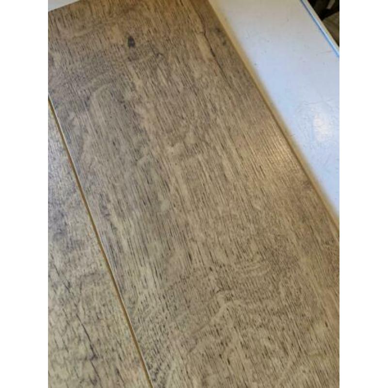 Laminaat Quickstep ca. 25m2 (misschien wel meer).