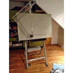 tekentafel met tekenmachine