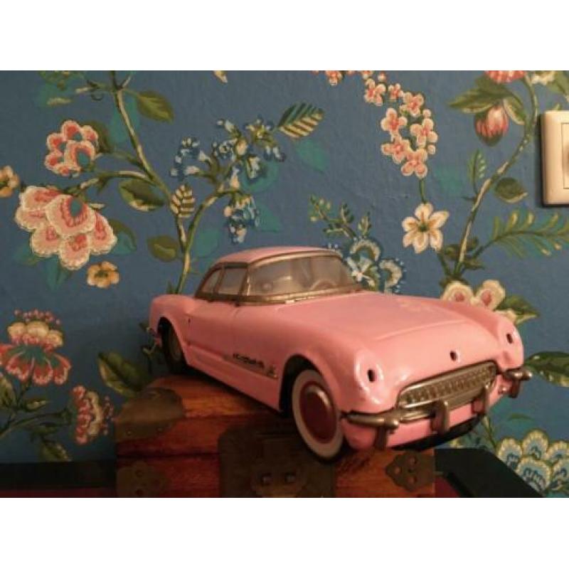 Chevrolet roze vintage retro oltimer modelauto schaal MF316