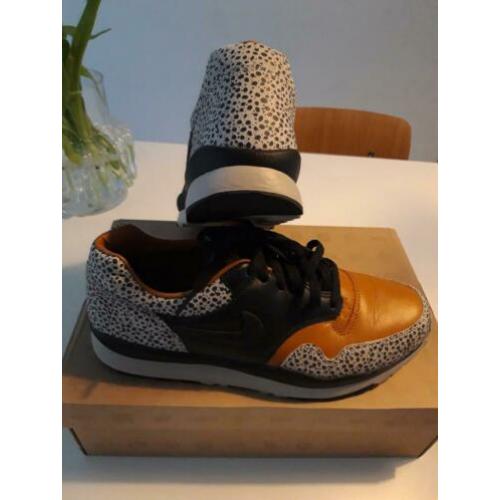 Nike Air Safari NRG Tan/Beige/Black-Chacoal maat 42,5