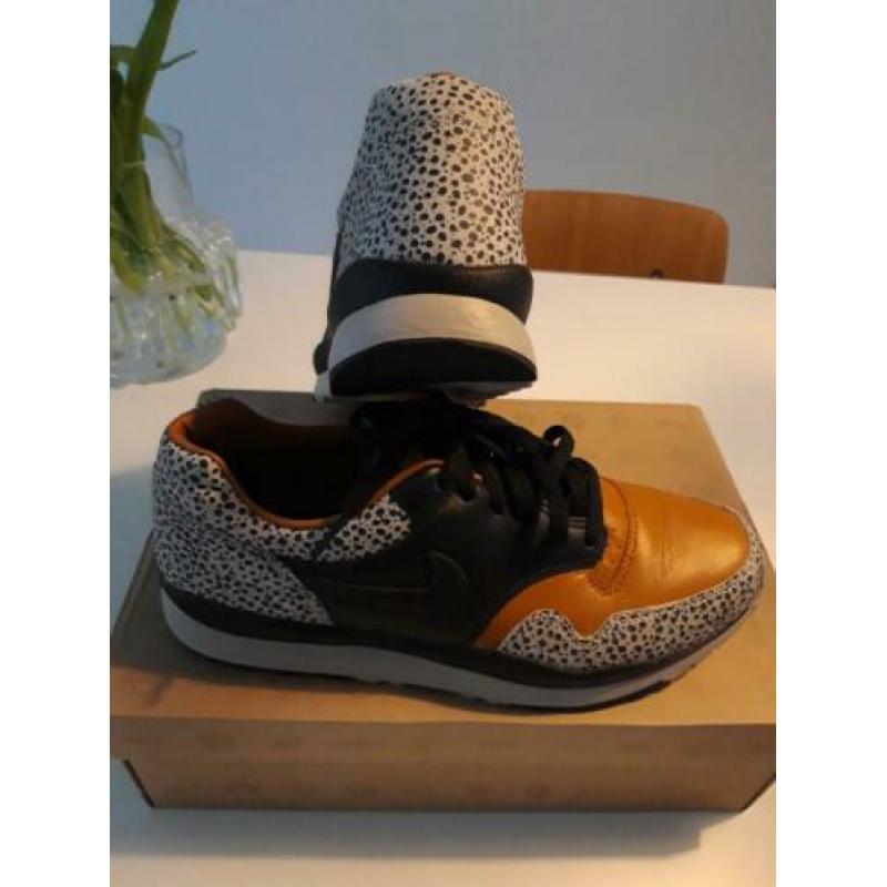 Nike Air Safari NRG Tan/Beige/Black-Chacoal maat 42,5