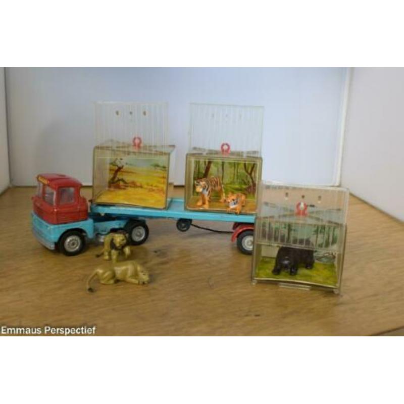 CORGI Chipperfields Menagerie