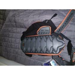 2x body Protectors 1 x alphinestar en 1x ufo