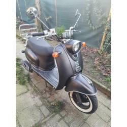 Scooter uit december 2018 weinig gereden.