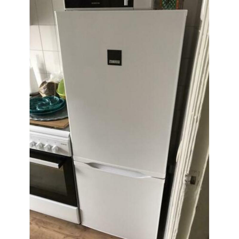 Zanussi koelkast met 2 vrieslade.