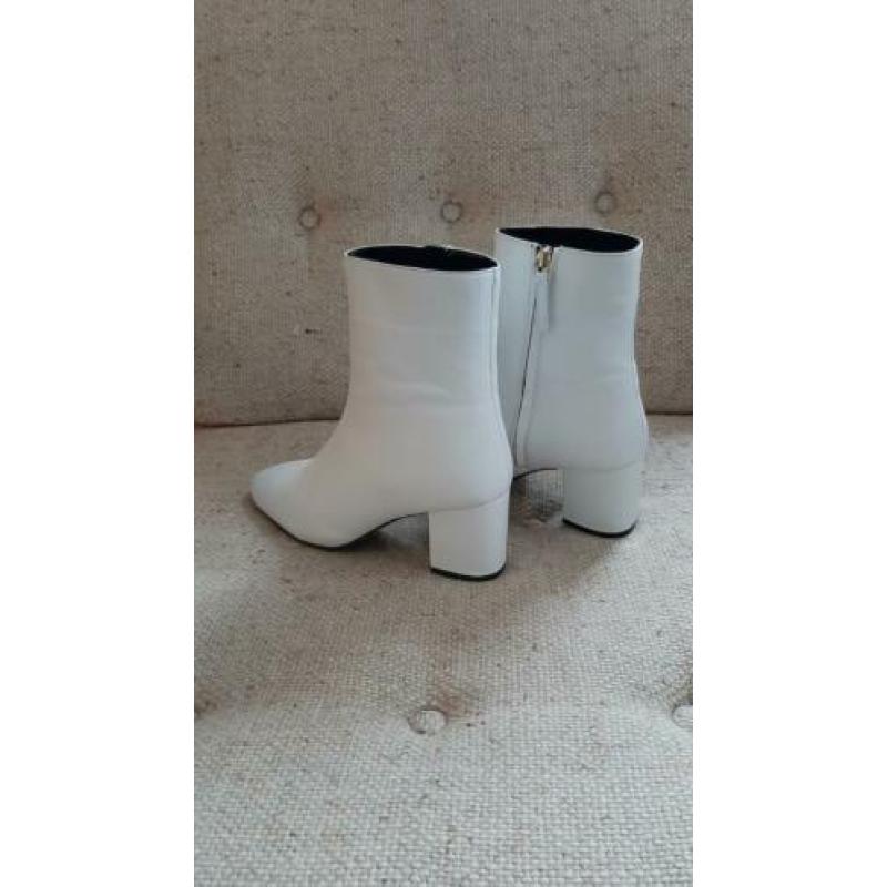 Wit leren laarzen enkellaarsjes River Island mt 39