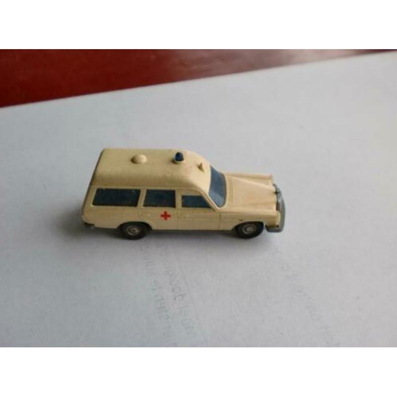 Wiking Mercedes 200 Ambulance