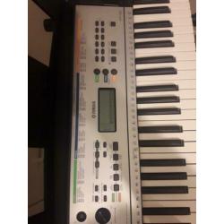 Yamaha keyboard (YPT-255)